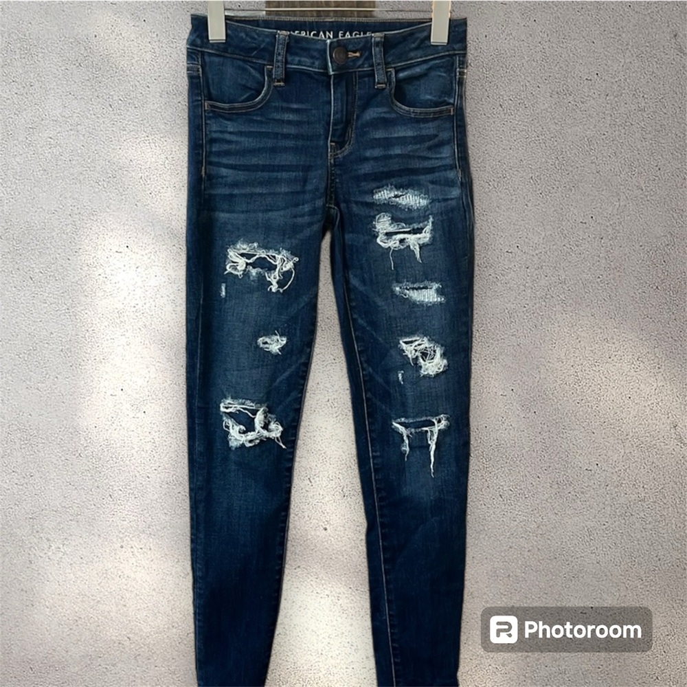 American Eagle skinny ripped dark wash jeans with Next Level Stretch